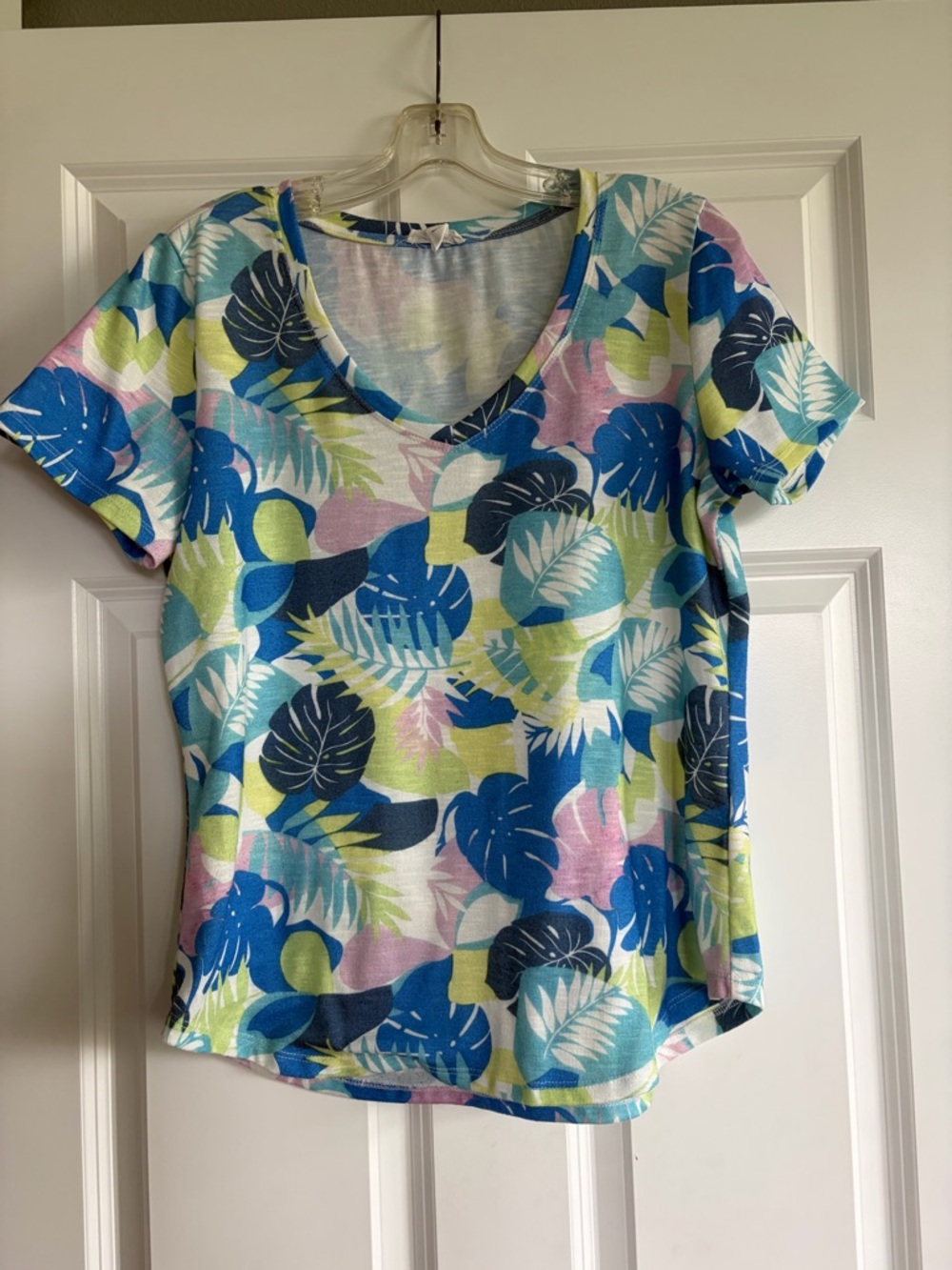 Women’s Tropical V-Neck Short Sleeve Tee - Blue, Green & Pink